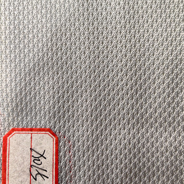 Làm thế nào để làm sạch mũ giày vải lưới hiệu quả?